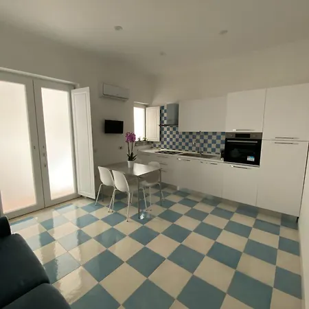 Mama' Apartman *